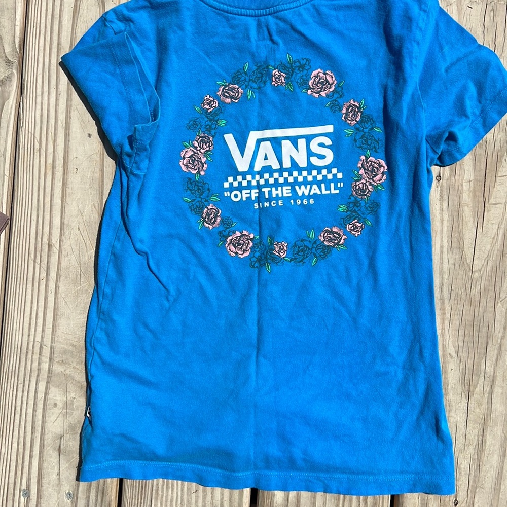 Selling bule vans tshirt